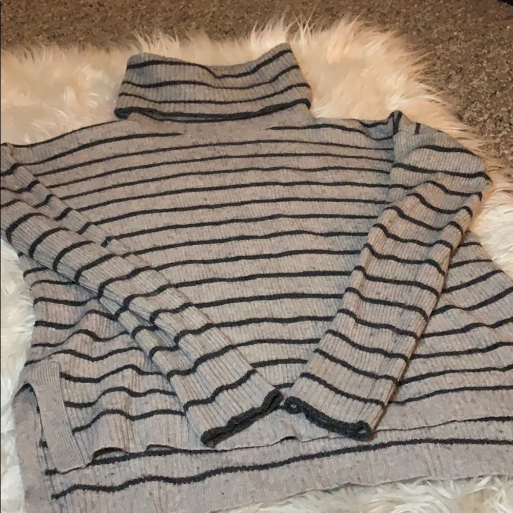 Madewell Crop Top Fuzzy Sweater
